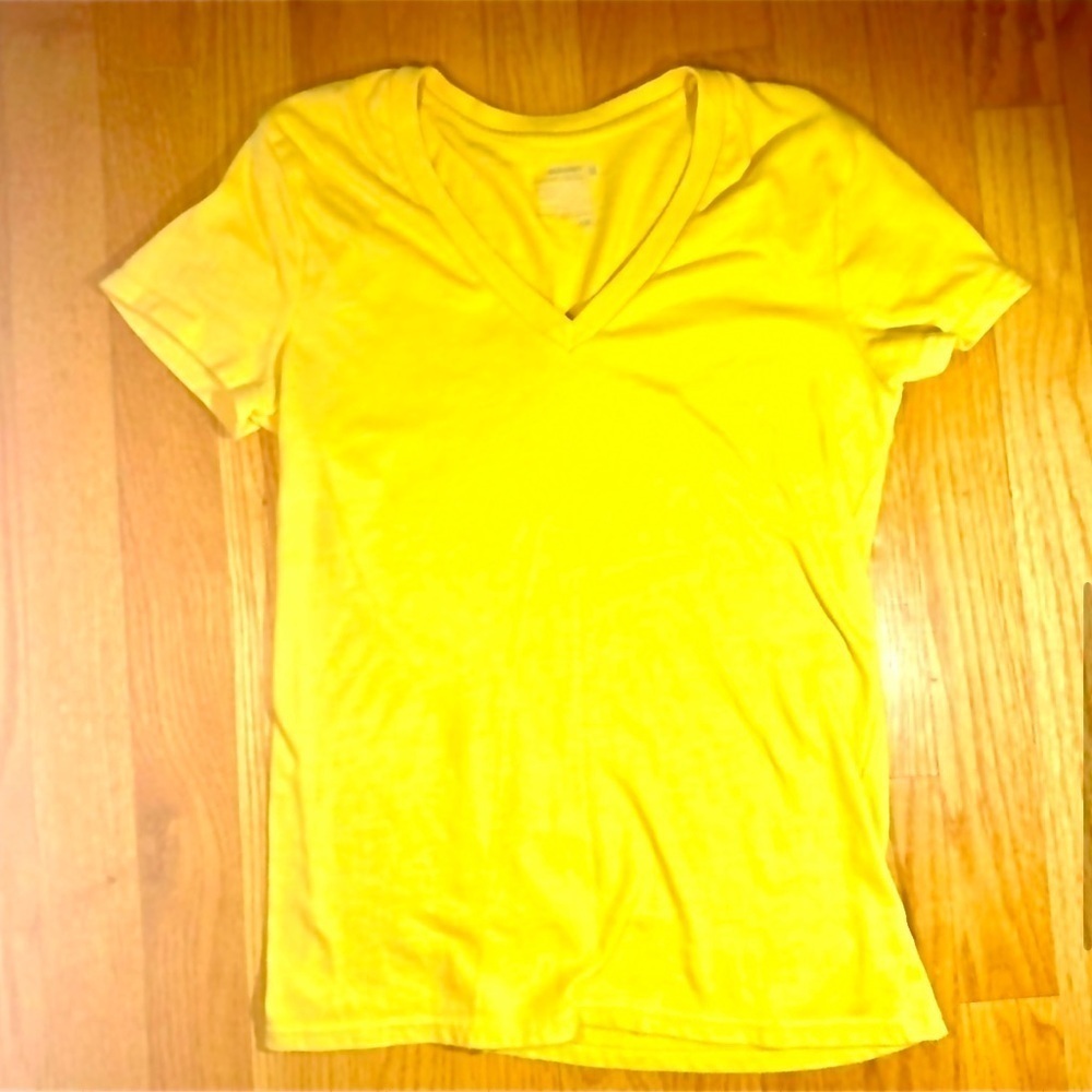 Old Navy Vintage V-Neck Short Sleeve T-Shirt​ - Picture 5 of 8